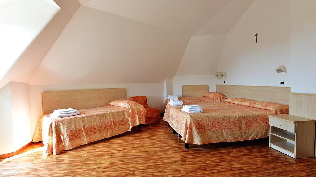 Hotel Bamar Pinarella Exteriér fotografie