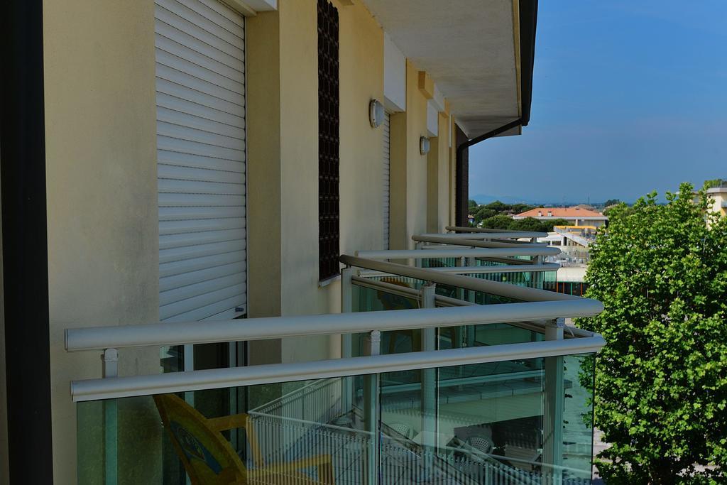 Hotel Bamar Pinarella Exteriér fotografie